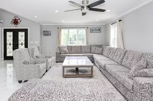 42 Celler Ave, New Hyde Park, NY 11540 - Photo 9