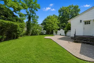 1 Dale Ln, Smithtown, NY 11787 - Photo 3