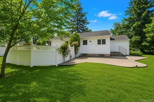 1 Dale Ln, Smithtown, NY 11787 - Photo 5