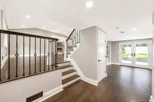 18 Catherwood Crescent, Melville, NY 11747 - Photo 5
