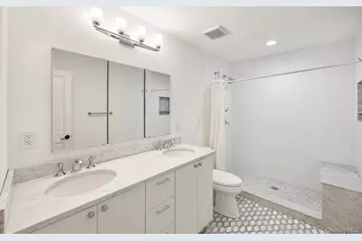 18 Catherwood Crescent, Melville, NY 11747 - Photo 15