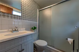 16 Regina Dr, Sayville, NY 11782 - Photo 11