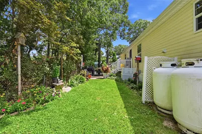 37 Unit 88 Hubbard Avenue #88, Riverhead, NY 11901 - Photo 31