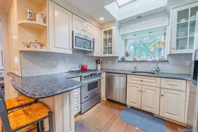 19 Howland Road, East Rockaway, NY 11518 - Photo 9