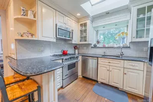 19 Howland Rd, East Rockaway, NY 11518 - Photo 9