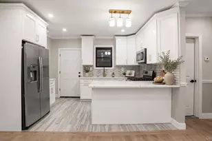 128 E 238th St, Bronx, NY 10470 - Photo 5