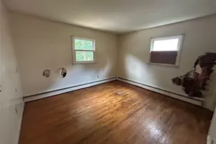 142 New York Ave, Sound Beach, NY 11789 - Photo 9