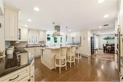 8 Clayton Drive, Dix Hills, NY 11746 - Photo 5