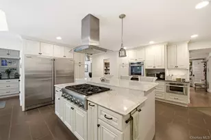 8 Clayton Dr, Dix Hills, NY 11746 - Photo 7