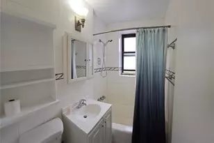 141-60 84th Rd, Jamaica, NY 11435 - Photo 13