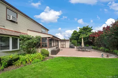 77 Pilgrim Lane, Westbury, NY 11590 - Photo 41