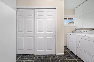 77 Pilgrim Ln, Westbury, NY 11590 - Photo 29