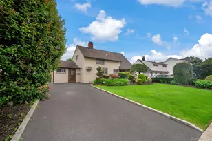 77 Pilgrim Ln, Westbury, NY 11590 - Photo 3