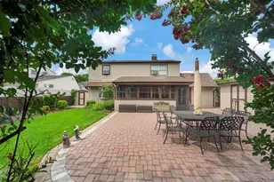 77 Pilgrim Ln, Westbury, NY 11590 - Photo 37