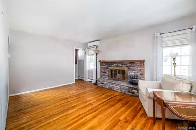 528 Stratford Road, West Hempstead, NY 11550 - Photo 3