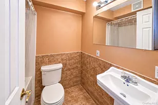 64 Mowbray Ave, Bay Shore, NY 11706 - Photo 31