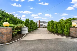 64 Mowbray Ave, Bay Shore, NY 11706 - Photo 3