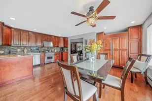 64 Mowbray Ave, Bay Shore, NY 11706 - Photo 5