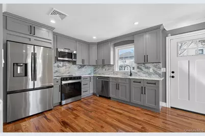 2461 Third Avenue, East Meadow, NY 11554 - Photo 11