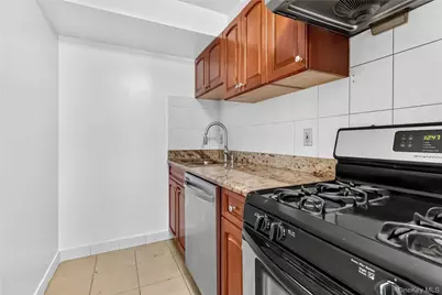 6434 Grand Central Parkway #1E, Forest Hills, NY 11375 - Photo 25