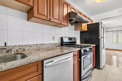 6434 Grand Central Parkway #1E, Forest Hills, NY 11375 - Photo 17