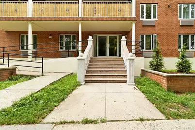 6434 Grand Central Parkway #1E, Forest Hills, NY 11375 - Photo 5