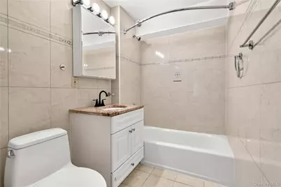 6434 Grand Central Parkway #1E, Forest Hills, NY 11375 - Photo 19