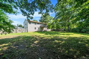 452 Ocean Ave, Central Islip, NY 11722 - Photo 9