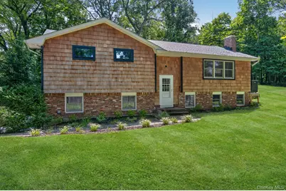 6A Rochester Court, Huntington, NY 11743 - Photo 1