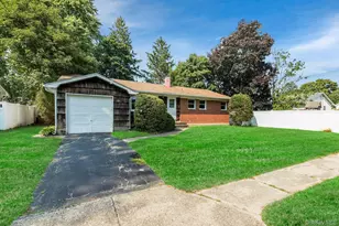 39 Alma St, Sayville, NY 11782 - Photo 3