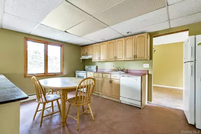 39 Alma Street, Sayville, NY 11782 - Photo 7