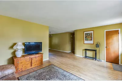 39 Alma Street, Sayville, NY 11782 - Photo 5
