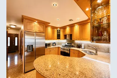 822 Dean Avenue, Bronx, NY 10465 - Photo 3