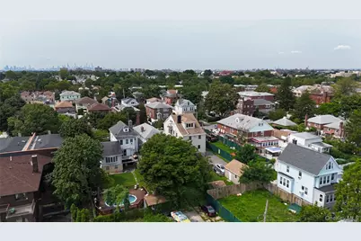 822 Dean Avenue, Bronx, NY 10465 - Photo 41