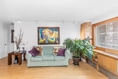 3965 52nd St #Apt 8k, Woodside, NY 11377 - Photo 11