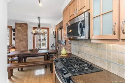 3965 52nd St #Apt 8k, Woodside, NY 11377 - Photo 17