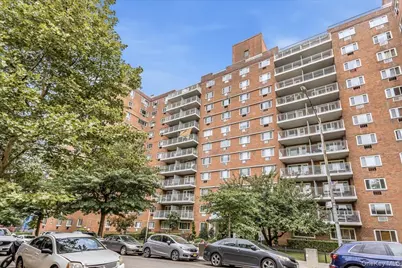 3965 52nd St #Apt 8k, Woodside, NY 11377 - Photo 3