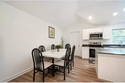 899 Hawkins Avenue, Lake Grove, NY 11755 - Photo 15