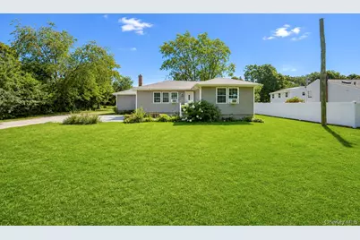 899 Hawkins Avenue, Lake Grove, NY 11755 - Photo 7