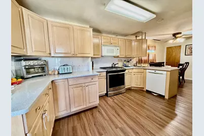 20 W Oxford Street, Valley Stream, NY 11580 - Photo 13