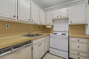 56 Doyer Ave, White Plains, NY 10605 - Photo 9