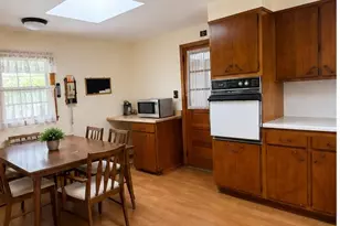 39 Cleveland St, Patchogue, NY 11772 - Photo 3
