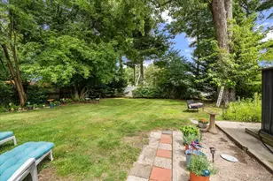 1347 Peters Blvd, Bay Shore, NY 11706 - Photo 21