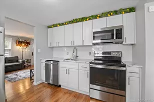1347 Peters Blvd, Bay Shore, NY 11706 - Photo 15