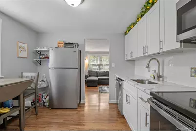 1347 Peters Boulevard, Bay Shore, NY 11706 - Photo 7