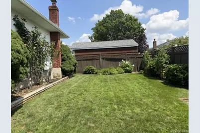 13 Prospect Street, Hicksville, NY 11801 - Photo 3