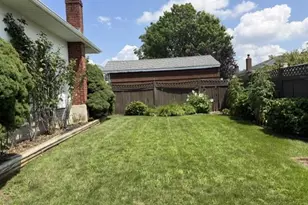 13 Prospect St, Hicksville, NY 11801 - Photo 3