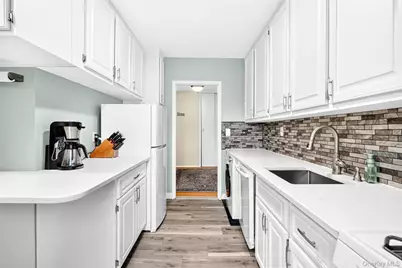 52 Lawrence Drive #D, White Plains, NY 10603 - Photo 9