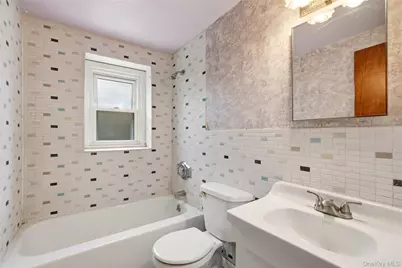 21 Appletree Lane, Carle Place, NY 11514 - Photo 19