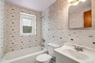 21 Appletree Ln, Carle Place, NY 11514 - Photo 19